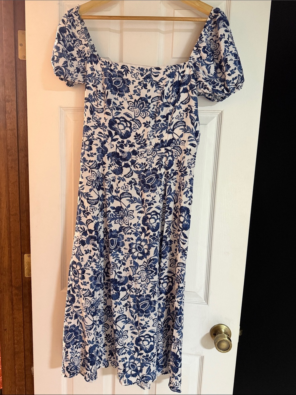 Francesca's Collections Blue & White Floral Midi Dress